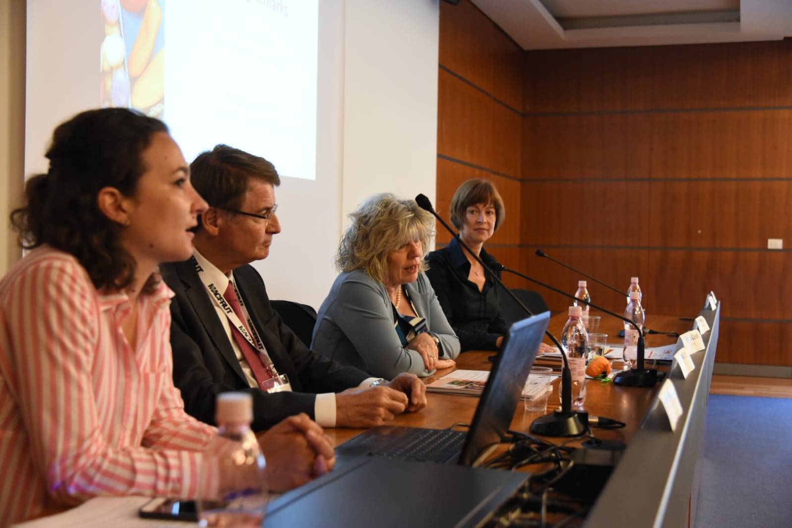 presse photo 1|fruits-722821_960_720|presse couverture regiocom FR|presse 1